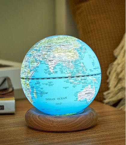 LAMPE GLOBE SUR SUPPORT EN BOIS