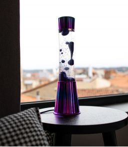 LAMPE A LAVE IRISEE METALLIQUE VIOLETTE