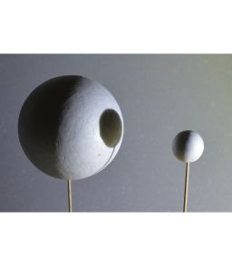 BOULES DE POLYSTYRENE ET PICS EN BOIS