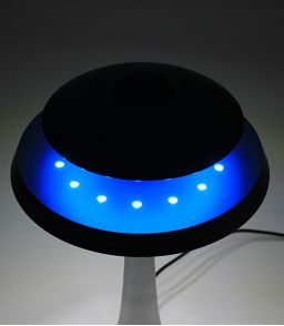 ENCEINTE SANS FIL SOUCOUPE VOLANTE AVEC SOCLE ELECTROMAGNETIQUE
