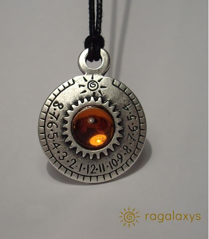 COLLIER CADRAN SOLAIRE SATURNE